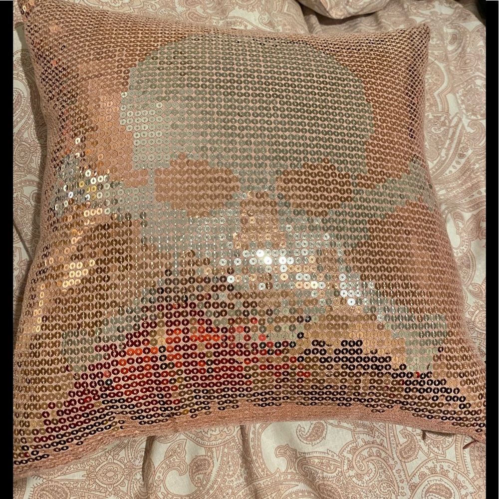 Accent pillow
